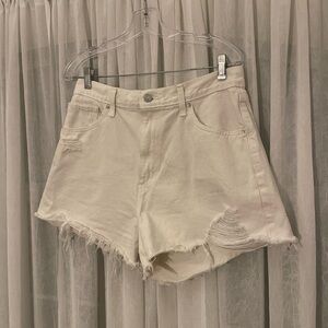 Levi’s White Distressed High Waist Shorts size 31